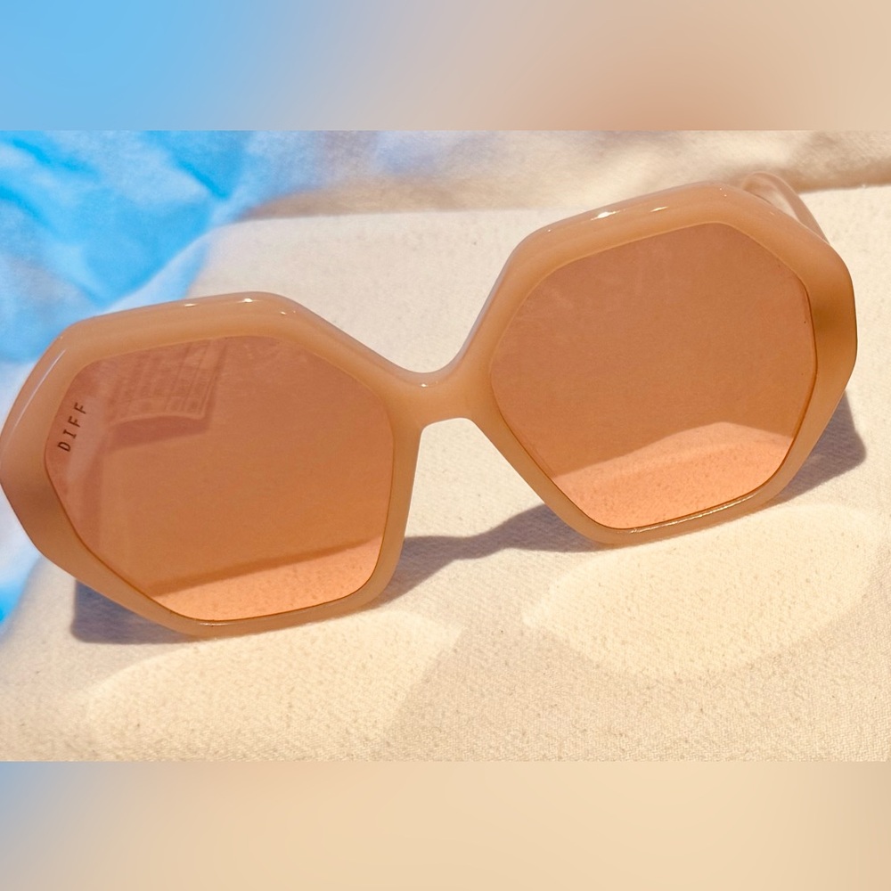 New with Tags, DIFF chic cream-colored Sunglasses
